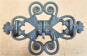 Three-hook ornamental coat hanger - Picture 1 of 3