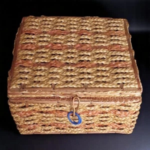 Vintage Straw Sewing Box Basket Woven Wicker Satin Interior - Picture 1 of 11