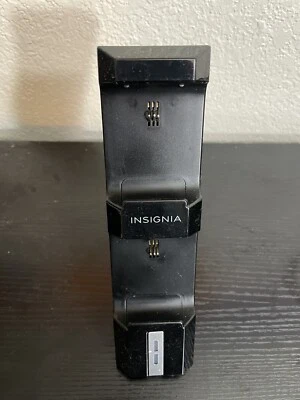 Insignia NS-XBODRC101 Dual Controller Charging Dock For Xbox One See Descr* - Image 1 of 2
