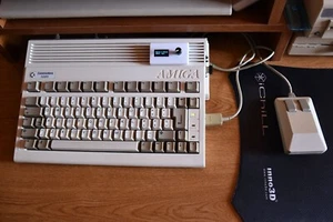 Commodore Amiga 600 restaurata con Gotek accessoriato - Afbeelding 1 van 14
