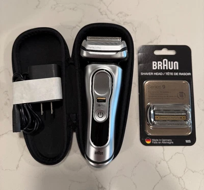 Braun Series 9 Pro Electric Shaver with travel case - Extra head - Image 1 of 4