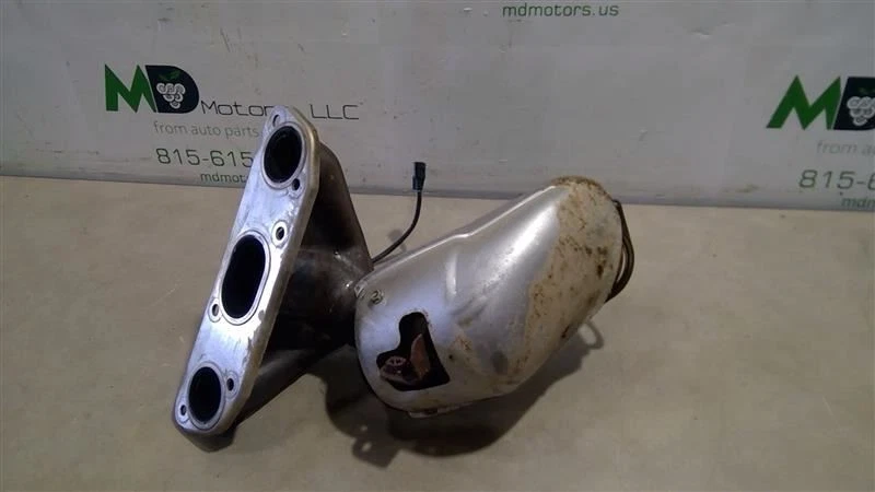 Convertidor catalítico colector de escape Nissan Sentra 2020-2023 140E2-6FJ0A Foto 1 de 3