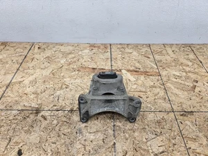 DODGE MAGNUM SRT8 05-10 6.1L TRANSMISSION CROSSMEMBER CARRIER BRACKET MOUNT - Bild 1 von 4