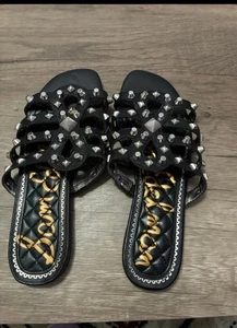 Sandalia plana SAM EDELMAN Beatrice con tachuelas talla 7,5 M cuero negro - Imagen 1 de 4