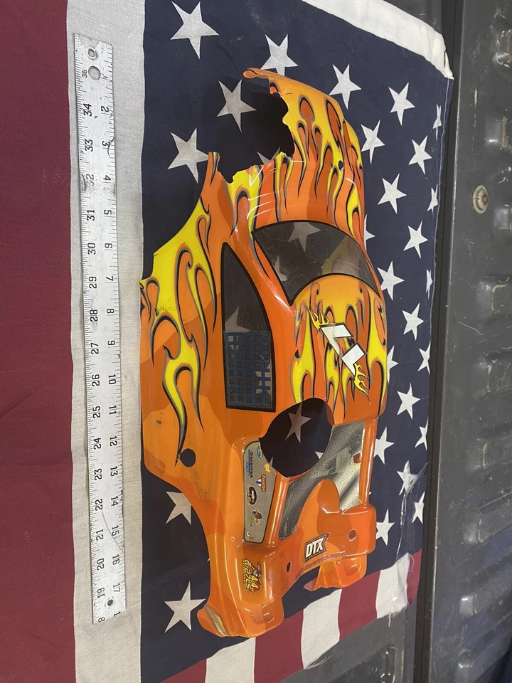 DURATRAX 1/8 Body Shell {PreOwned/Wrecked} USA SHIPPED - Image 1 of 4