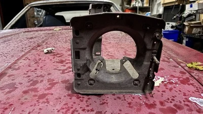 Ford Mustang 1971 1972 1973 montaje de soporte de faros lado del conductor Foto 1 de 2