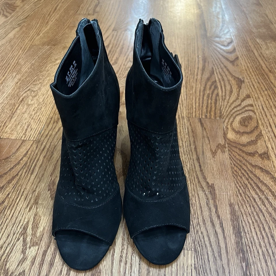 Carlos Santana Black Open Toe Booties Zip Up Women's Shoes 7 M - Image 1 of 4