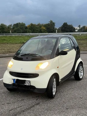 Smart Fortwo Neue Tüv 3/27 SEHR GUTER ZUSTAND - Bild 1 von 4