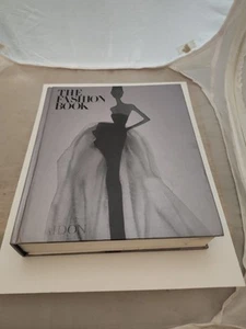 The Fashion Book - Hardcover By Phaidon Editors - Like New Great Pictures & Info - Picture 1 of 7