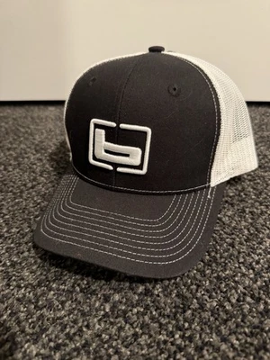 New Mesh Banded Hunting Gear 'b' Logo Cap /Hat, Black/White, Adjustable Snapback - Image 1 of 4