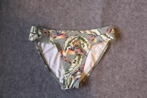 KNAPPER BIKINI UNTERTEIL SLIP GRÖSSE 36 GRÜN GEMUSTERT VON ESPRIT - Picture 1 of 1