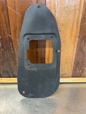 Fiat 124 Spider • Placa de metal túnel câmbio transmissão original, usada. JF40 - Imagem 1 de 4