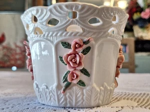 Vintage Bloom Rite Übertopf Porzellan rosa 3D Rosen erhabene Blätter Keramik weiß - Bild 1 von 15