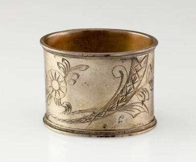 Soporte para anillo de servilleta de plata rusa Foto 1 de 4