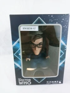 FIGURA DE VINILO EXCLUSIVA NERDBLOCK 10TH DOCTOR 4.5" DOCTOR WHO TITANS BBC NETWORK - Imagen 1 de 6
