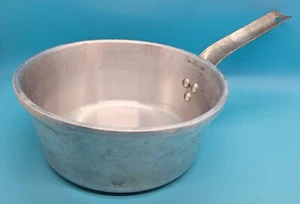 Vintage WEAR-EVER 1 Quart No 2030 3/4 Aluminum Sauce Pan - Picture 1 of 6