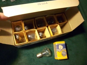 Vintage Box of 10 GE Auto Headlamp Bulbs GE1000 6-8 Volt OG1110-A. ~Aisle V - Picture 1 of 7