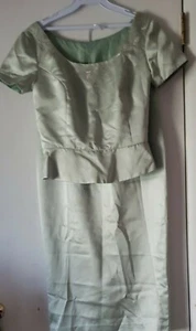 Impression size 4 two-piece women's formal satin green dress - Picture 1 of 12