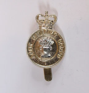 Britisches Militär eloxiertes Mützenabzeichen ARMY CATERING CORPS - Bild 1 von 2