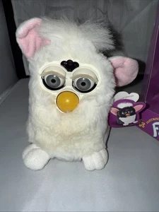 Vintage 1998 Furby first edition White Snowball blue eyes Model 70-800 - Picture 1 of 6