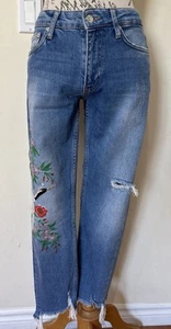 Women's Zara Woman 2 Floral Bird Embroidered Distressed Cut Off Frayed Hem Jeans - Picture 1 of 6