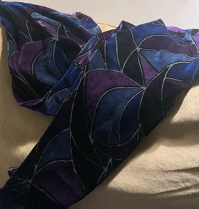 Kenneth Cole NY Scarf In Deep Purple& Blues Geometric . Velvet feel -silk/rayon - Picture 1 of 6