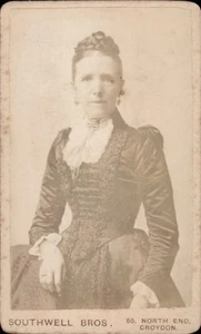 Mature Woman Southwell Bros Croydon Studio CDV Card Photograph (CDV4-6) - Picture 1 of 3