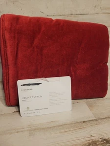 Pottery Barn Velvet Tufted Quilted Cotton Sham Standard Red Berry - Bild 1 von 2