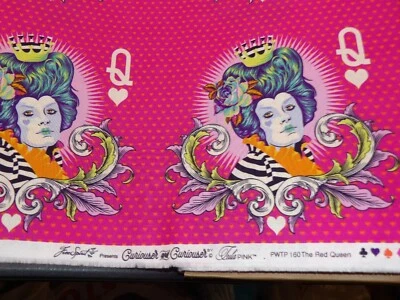 Tela Tula Pink Curiouser and Curiouser The Red Queen Daydream vendida por yarda Foto 1 de 4