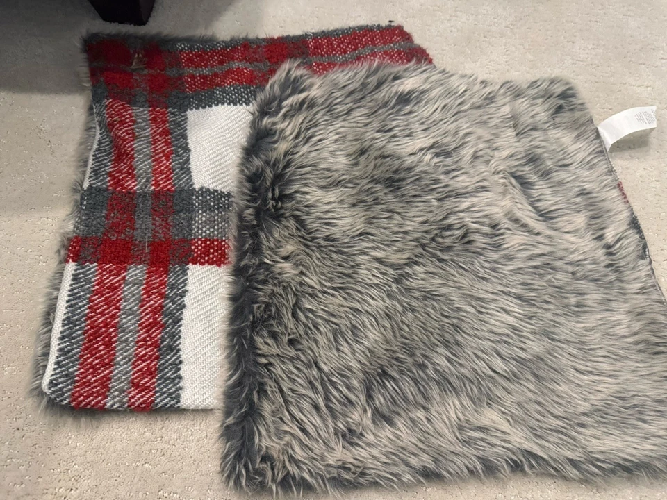 Conjunto de duas fronhas de Natal Pottery Barn xadrez de pele 18 X 18 - Imagem 1 de 4