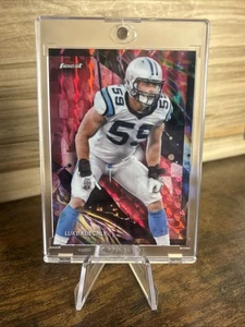 Luke Kuechly 2024 Topps Finest rifrattore rosso #/5 non comune #106 SSP Panthers - Foto 1 di 6