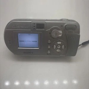 Sony Cyber-shot DSC-P92 5.0MP Digital Camera - Silver - Picture 1 of 7