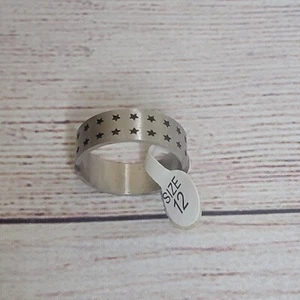 Herren Edelstahl Doppelstern Band Ring Unkraut Größe 12 bis 12,5 - Bild 1 von 4