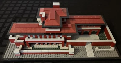 LEGO Architecture, Robie House, Set 21010 - Used. Box And Instructions Included - Image 1 of 4
