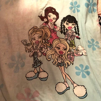 Muñeca BRATZ Vintage Colección Oficial BRATZ Manta Juego de Cama Doble para Niñas Foto 1 de 4