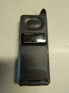 Vintage Motorola Micro T.A.C Lite Flip CellPhone ****Untested ***** - Afbeelding 1 van 11