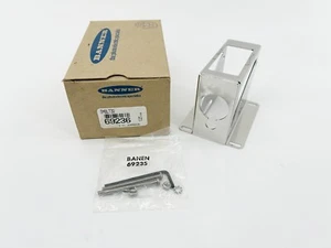 New Banner Engineering SMBLT32 Full Protection Sensor Bracket 69236 - Picture 1 of 5