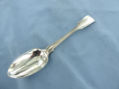 AN ANTIQUE  STERLING SILVER FIDDLE THREAD DESSERT SPOON. LONDON 1869. - Image 1 of 4