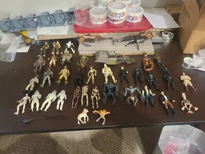 Vintage stars wars figures and vechiles hugh lot - Picture 1 of 5
