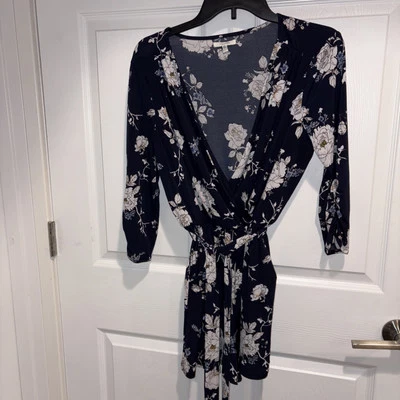 Maurices Romper Small Floral Navy EUC - Image 1 of 3