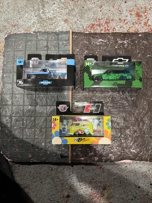 M2 Machine Auto Thenics R100 1992 Chevrolet C1500 SS 454 /3 Pack - Image 1 of 4