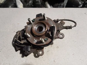 2015 Kia Soul mk2 EV Electric Front Wheel Hub Driver Side - Picture 1 of 2