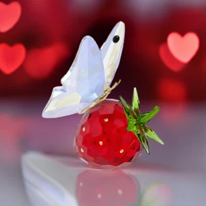 Swarovski Kristall 5666846 Idyllie Schmetterling und Erdbeere Figur WOW Neu - Bild 1 von 2