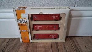 Con Cor N SCALE CONCOR 0001-8903 BURLINGTON 50' BOXCAR TRAINS 3 PACK New! - Picture 1 of 3