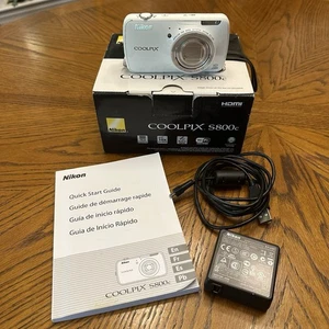 Nikon Coolpix S800c 16,0 megapixel fotocamera digitale bianca con scatola testata - Foto 1 di 14