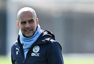 ● MANCHESTER CITY 2021/2022 GUARDIOLA COACH WARME JACKE PUMA GRÖSSE HERREN ERWACHSENE L ● - Bild 1 von 21