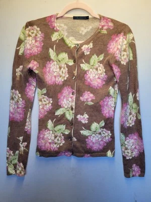 Boden 女式 10 羊羔毛安哥拉混纺鲍鱼纽扣开衫棕色花卉 4196 — 第 1/4 张图片