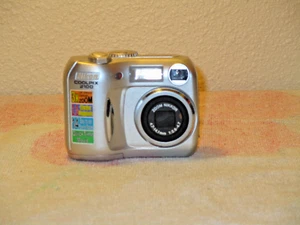 *****GENUINE NIKON COOLPIX 2100 POINT AND SHOOT DIGITAL CAMERA AS IS***** - Picture 1 of 5