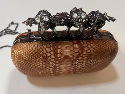 Bolso de mano marrón tostado calavera nudillos estampado cocodrilo gótico cosplay Foto 1 de 4