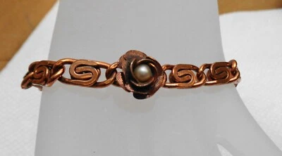 Pulseira de Rolagem Celta de Cobre Vintage de 8" com Rosas & Pérolas 1/2" de Largura 21.6 gm - Imagem 1 de 4